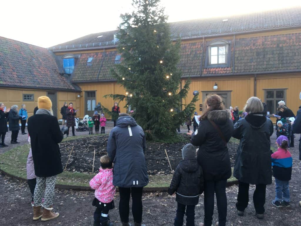 Zero To Travel podcast 3rd Annual Norwegian Christmas Spectacular